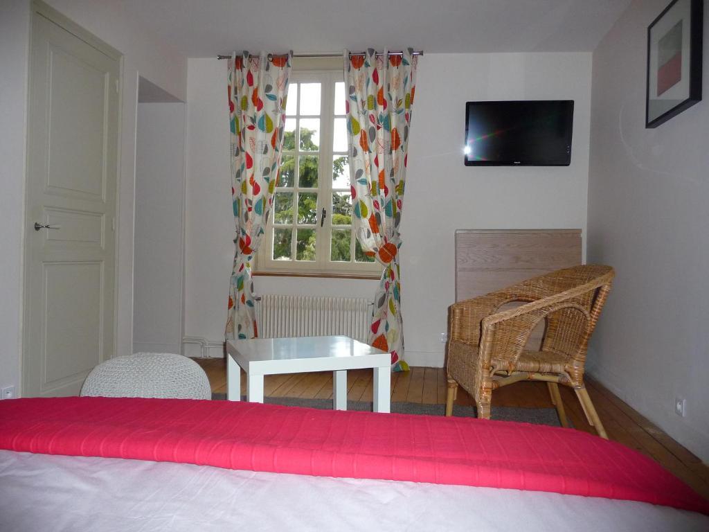 La Maison D'A Cote Bed & Breakfast Alencon Room photo