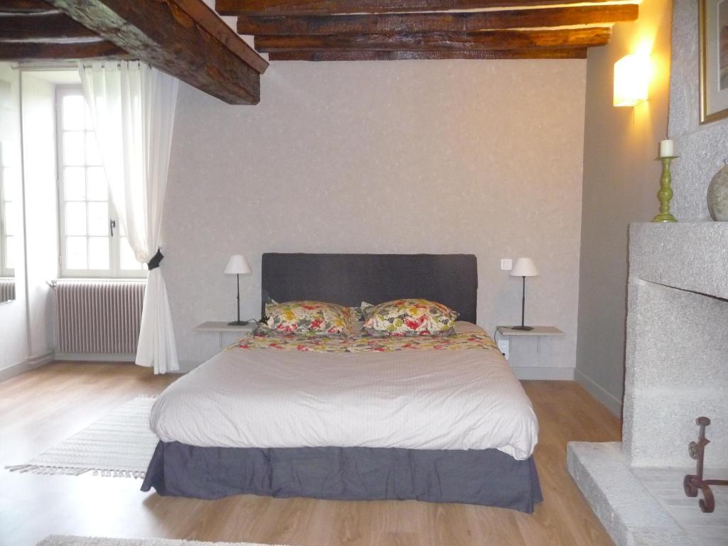La Maison D'A Cote Bed & Breakfast Alencon Room photo
